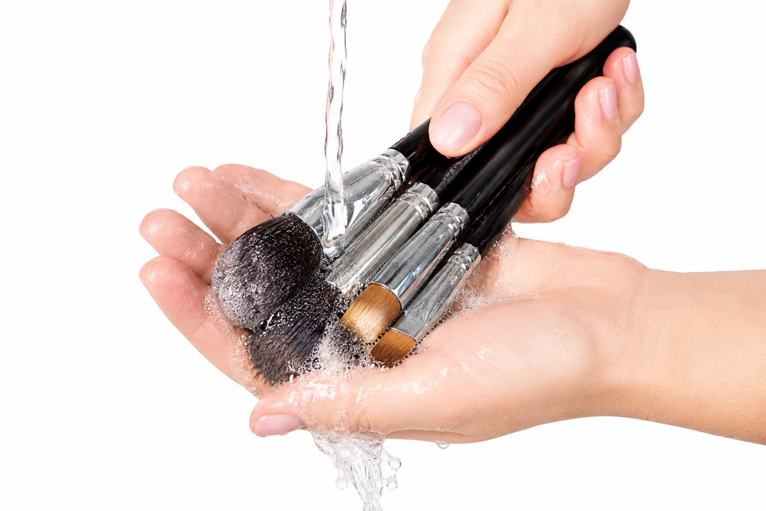 Washing makeup brushes with cleanser